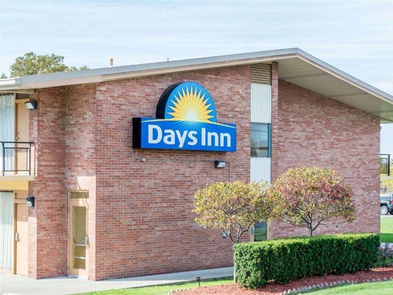 Days Inn By Wyndham Niles Kültér fotó